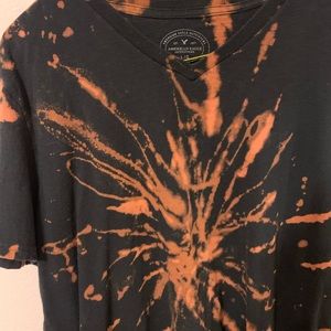 Custom bleached American Eagle black vneck men’s L